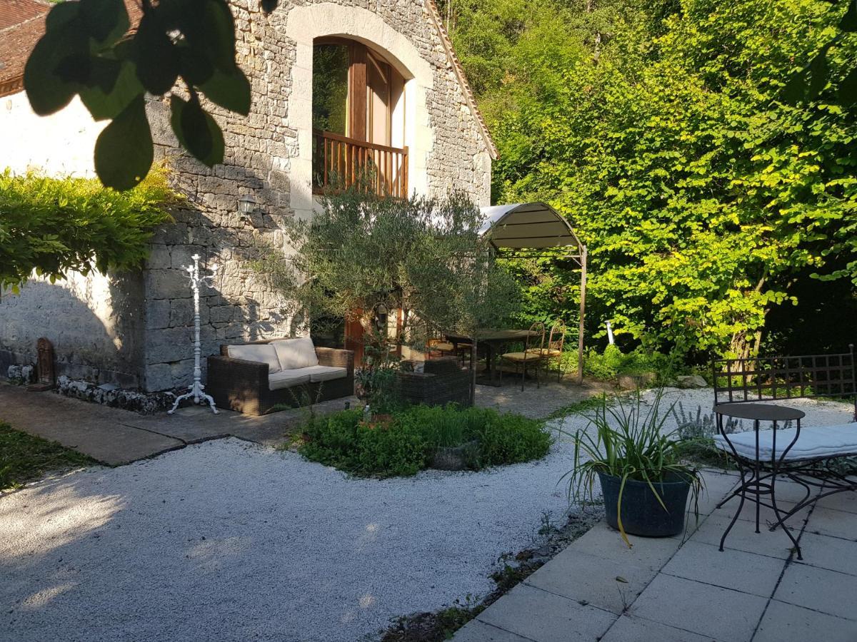 Le Moulin De Jules Et Akasha Acomodação com café da manhã Murat Exterior foto