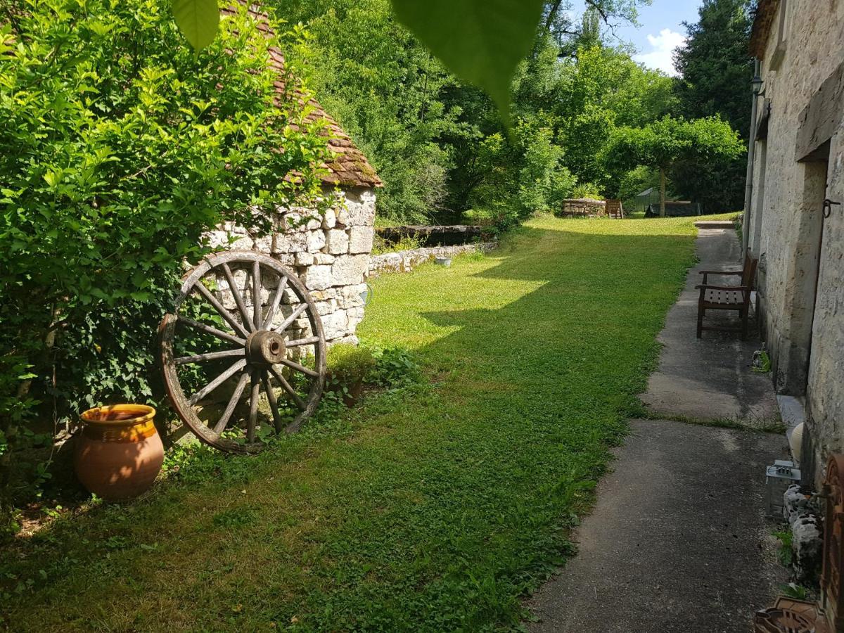 Le Moulin De Jules Et Akasha Acomodação com café da manhã Murat Exterior foto